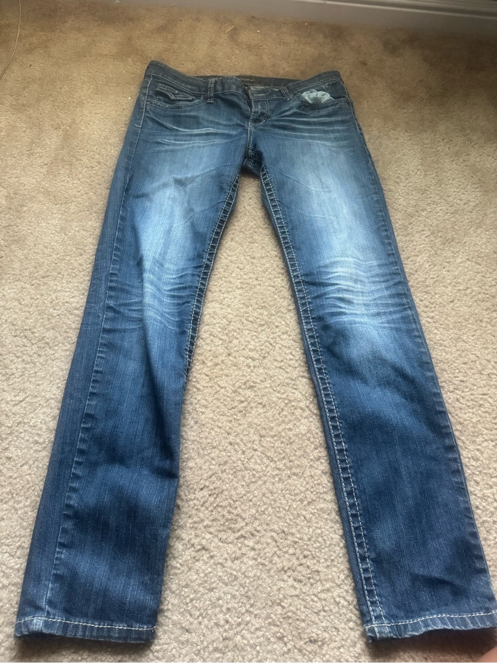 Women’s Straight-Leg Washed Blue Jeans